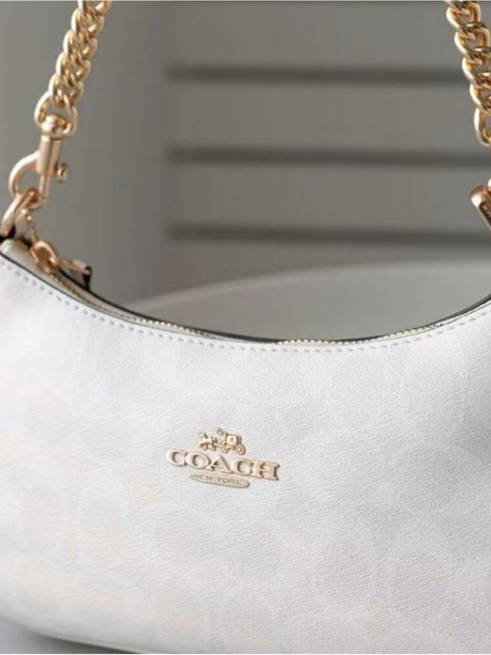 Coach White Leather Shoulder Bag with Gold Chain Strap